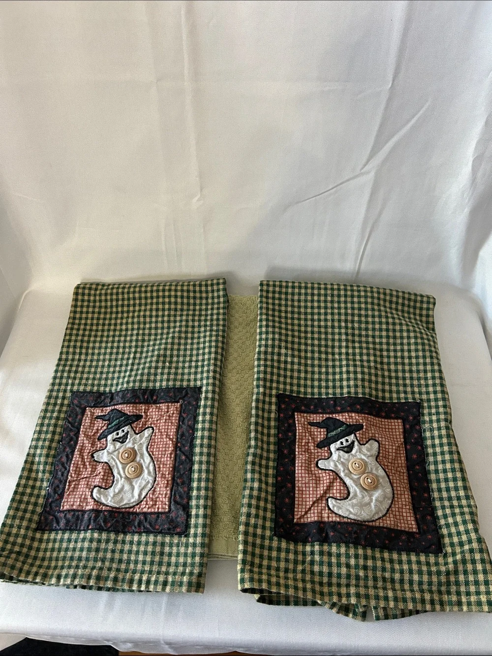 Sonoma primitive-style green/tan checkered hand towel set appliqué ghost